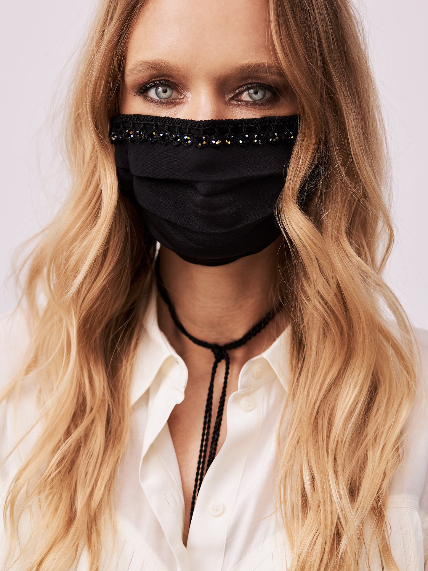 COUTURE MASKE SCHWARZ - auf Anfrage